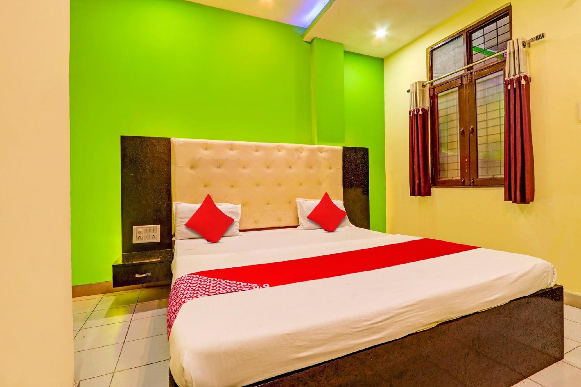 Oyo Flagship Hotel Samruddhi Lodge Nirmal  Exterior foto