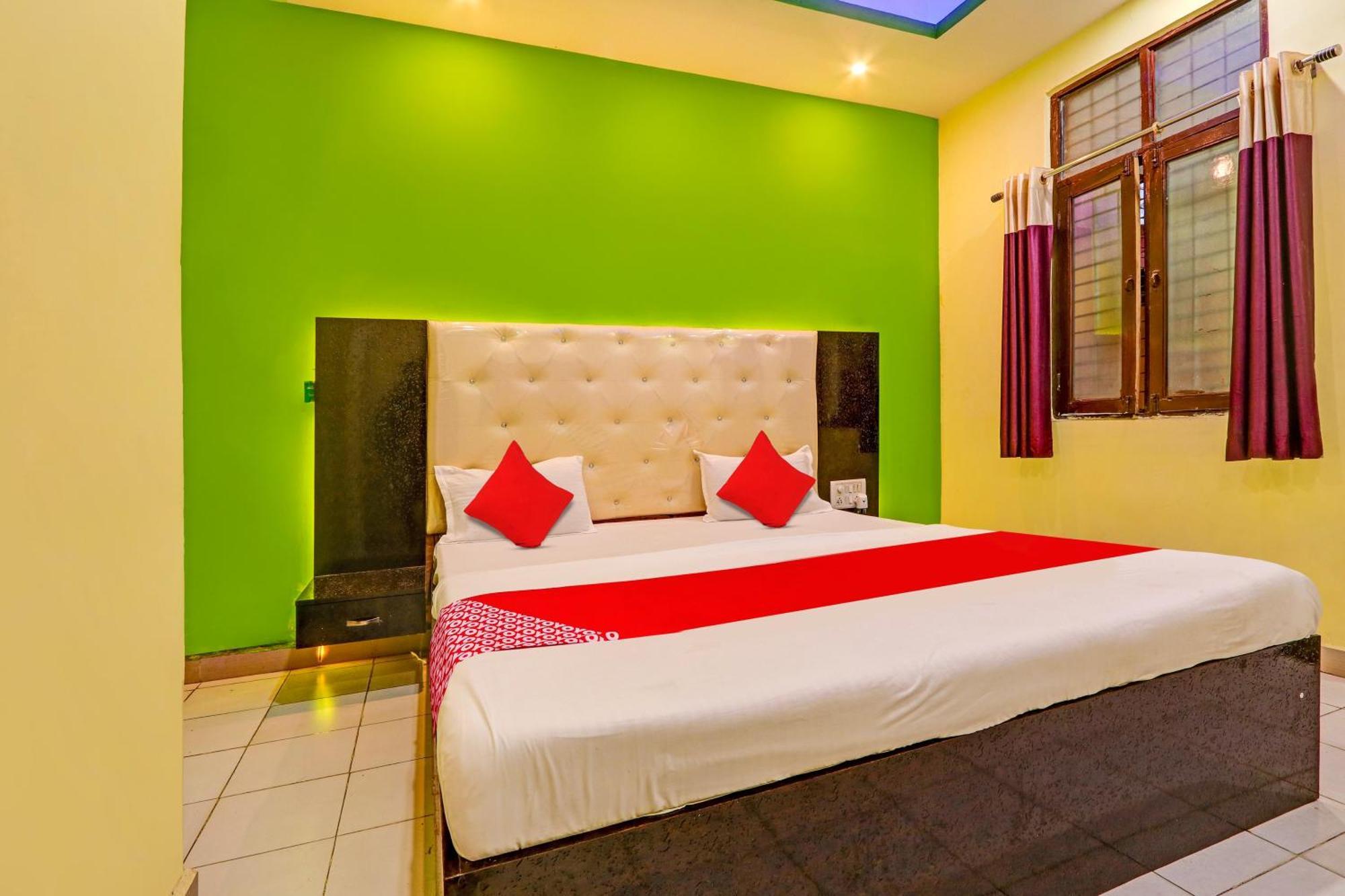Oyo Flagship Hotel Samruddhi Lodge Nirmal  Exterior foto