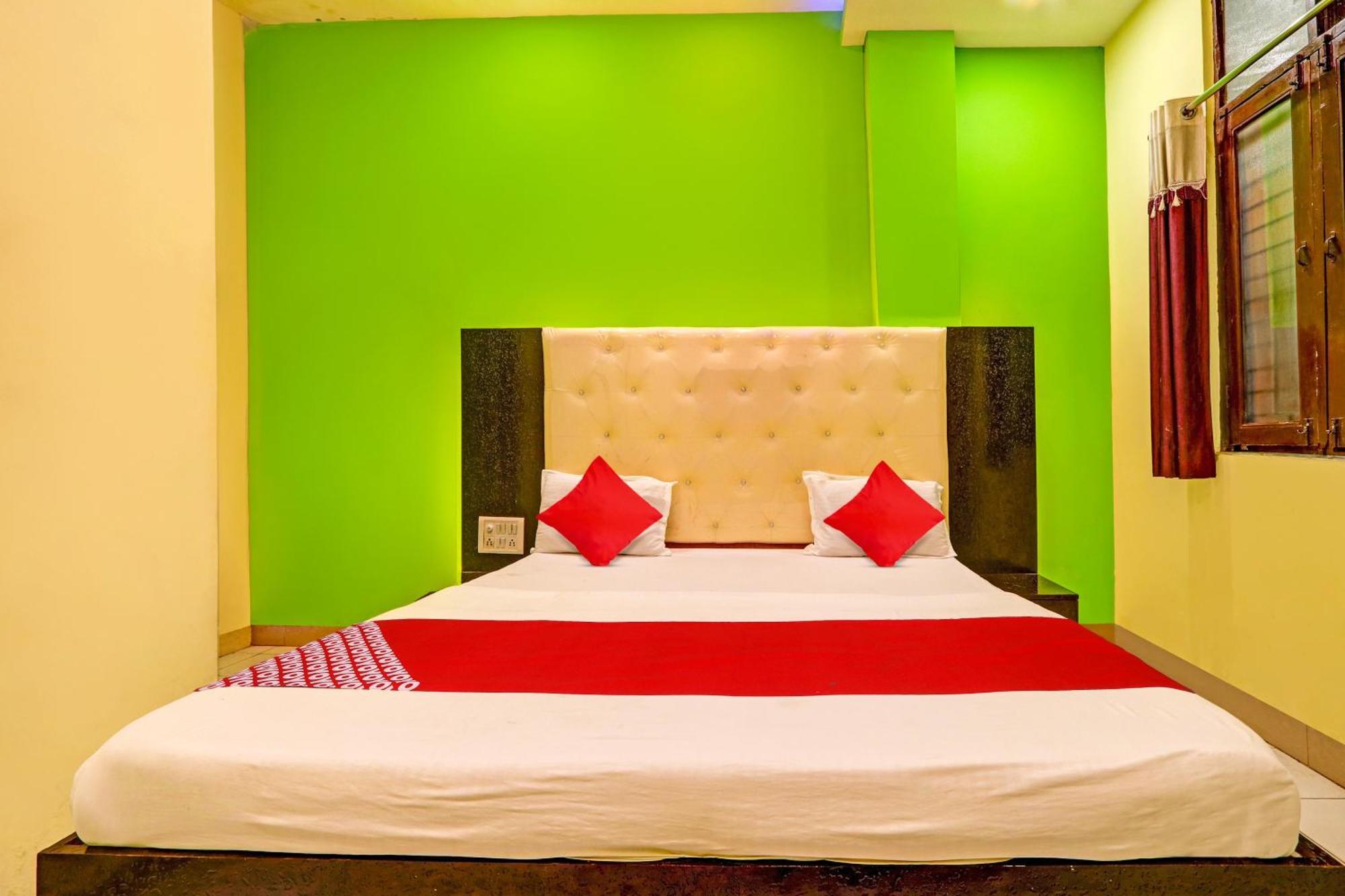 Oyo Flagship Hotel Samruddhi Lodge Nirmal  Exterior foto